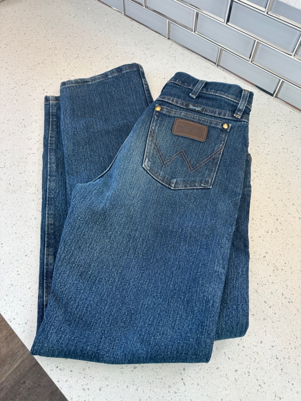 Wrangler Men's Straight Leg Dark Blue Denim Jeans